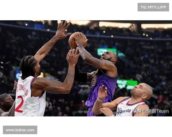 NBA护航战激烈上演球队间生死较量球迷热议背后深层次影响 NBA护航战激烈上演球队间生死较量球迷热议背后深层次影响